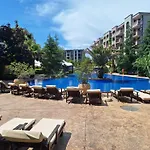 3 With Poolview In Cascadas Apartman Napospart