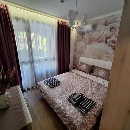 3 With Poolview In Cascadas Lägenhet Slăntjev Brjag